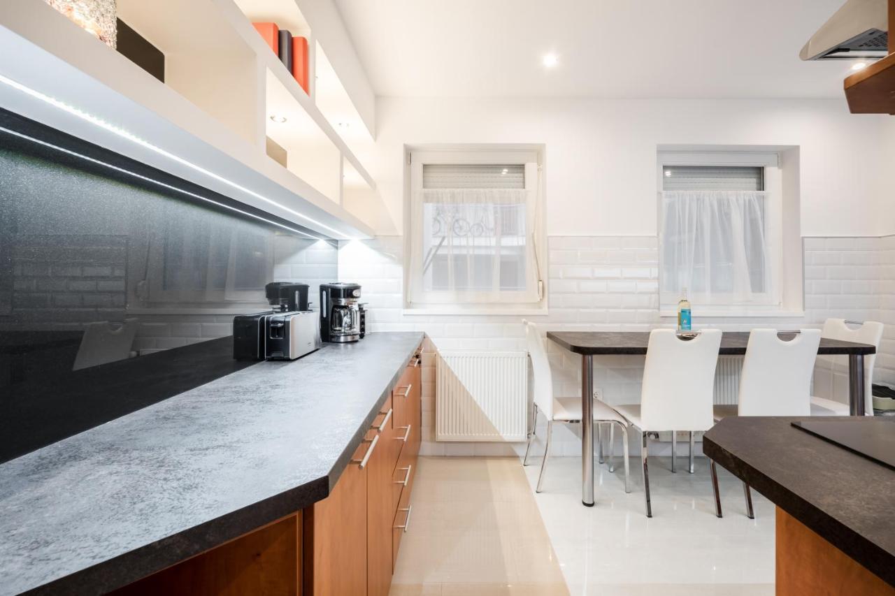Bpr Garay Suite With Rooftop Terrace & A/C Budapeste Exterior foto